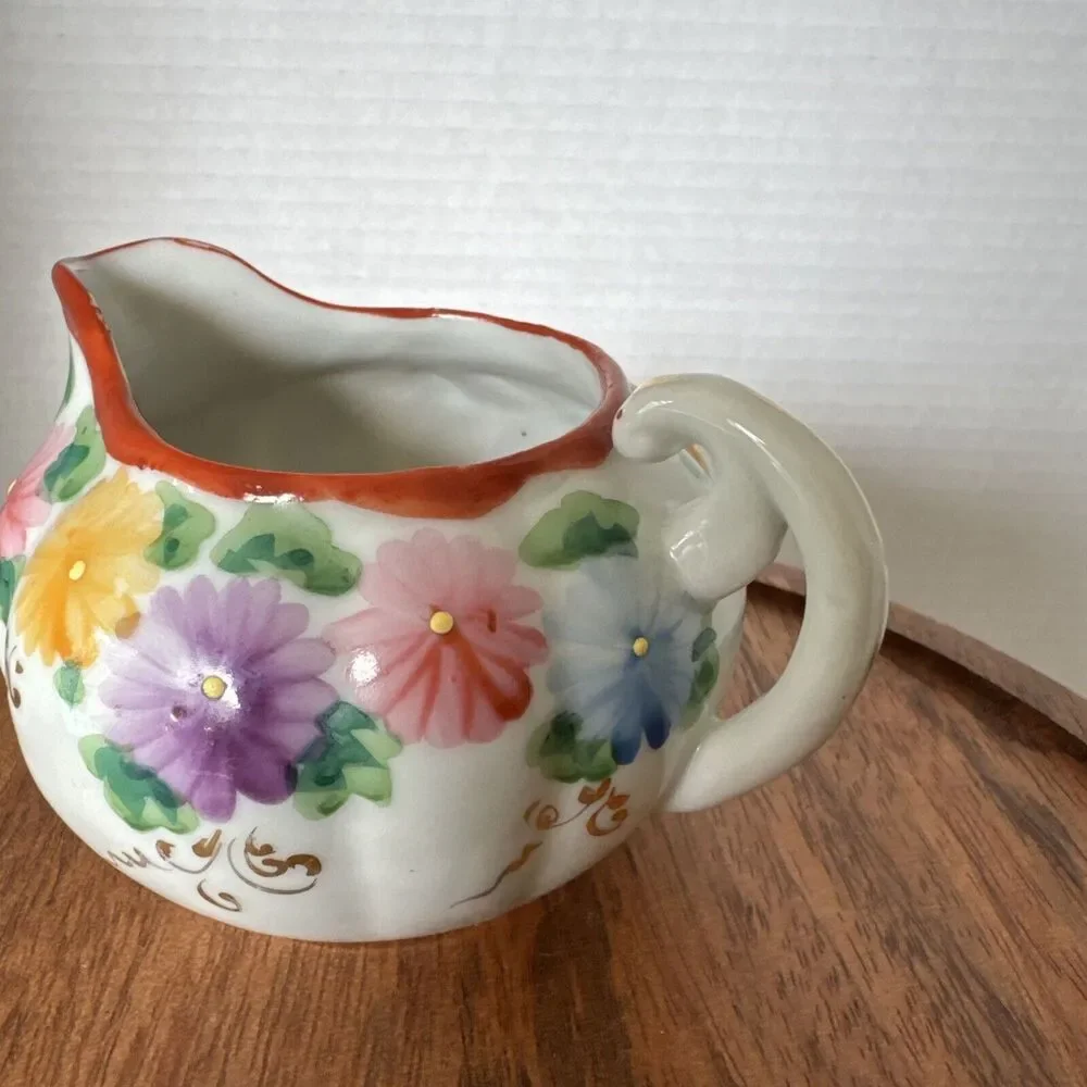 Vtg Floral Hand painted Flowers Ribbed Fancy Handle Creamer